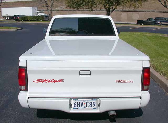 91gmc_syclone_white73s.jpg