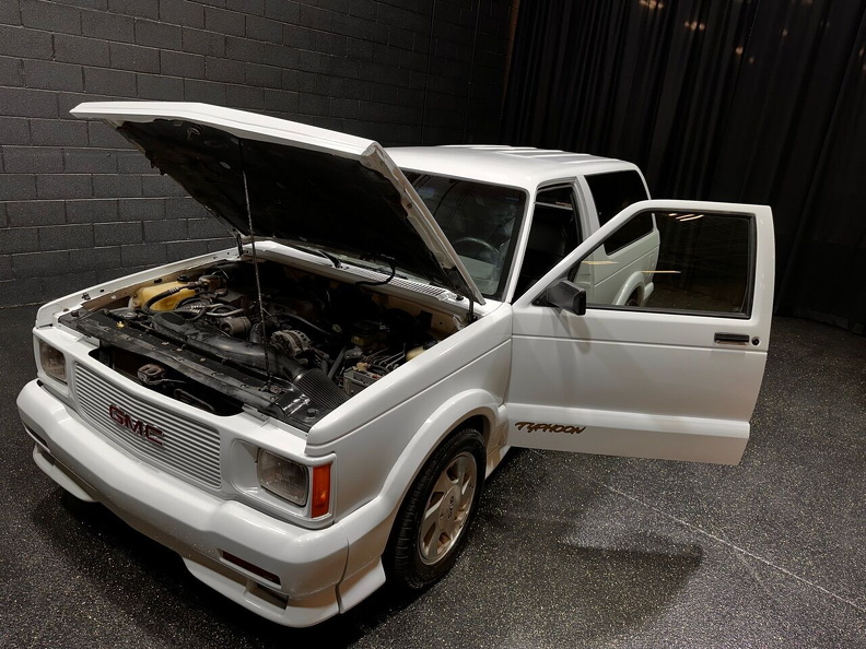 93Ty1095-04.jpg
