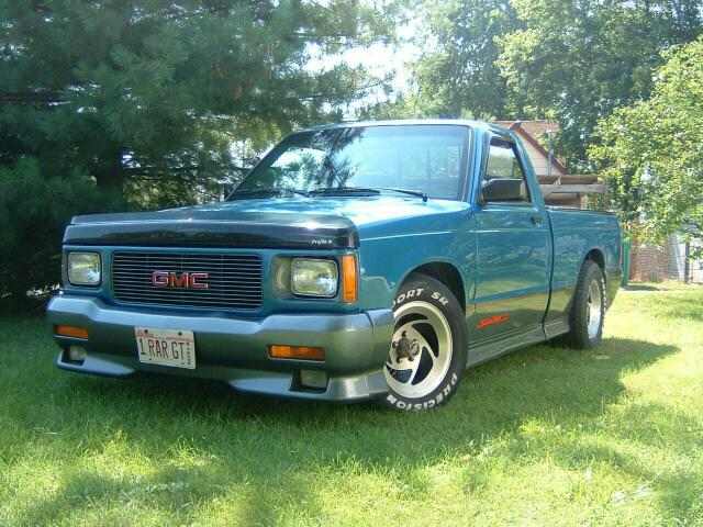 My first picture.
Gave it a bath!
added hood protector
aftermarket wheels - 92_0370_006.jpg 92_0370_006.jpg
